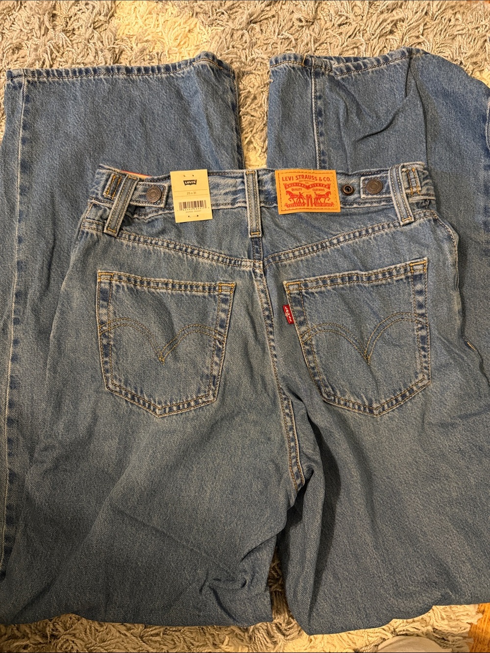 Levi's Men's Light Blue Relaxed Fit Denim Jeans